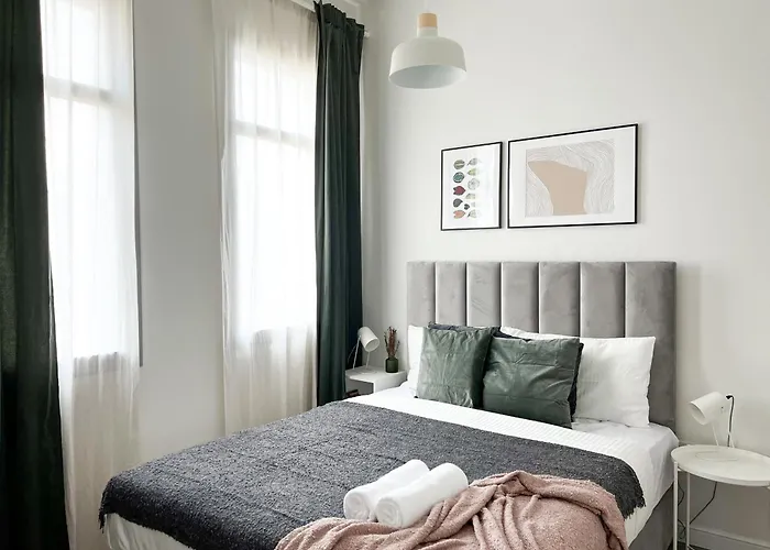 Favdubai Presents Cozy 2Br Apartment Just A Few Steps To Jbr Beach & Bla Bla Dubai With Amazing Marina Yachts View, Pool & Gym & Parking Housekeeping Service Upon Request Enjoy The Best Part Of Dubai