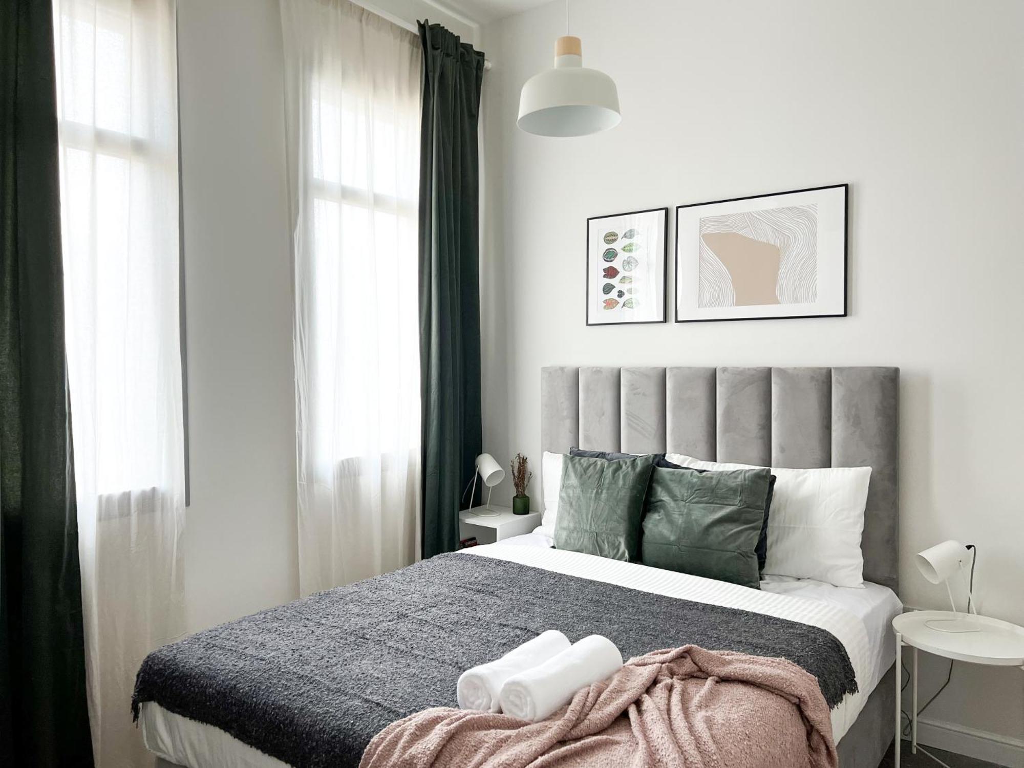 Favdubai Presents Cozy 2br Just A Few Steps To Jbr & Bla Bla With Amazing Marina Yachts View, Pool & Gym & Parking Housekeeping Service Upon Request Enjoy The Part Of *