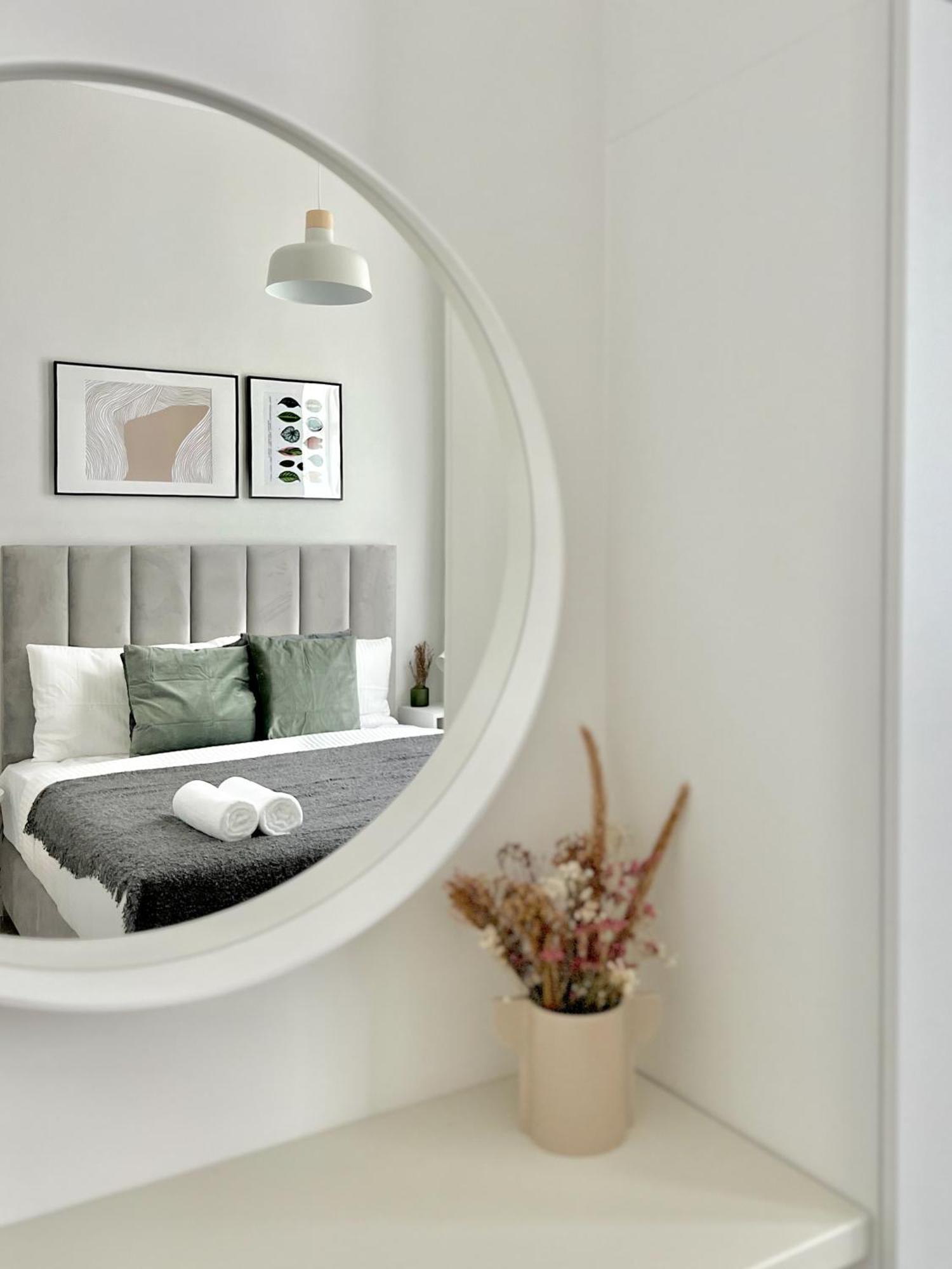 Apartment Favdubai Presents Cozy 2br Just A Few Steps To Jbr & Bla Bla With Amazing Marina Yachts View, Pool & Gym & Parking Housekeeping Service Upon Request Enjoy The Part Of *